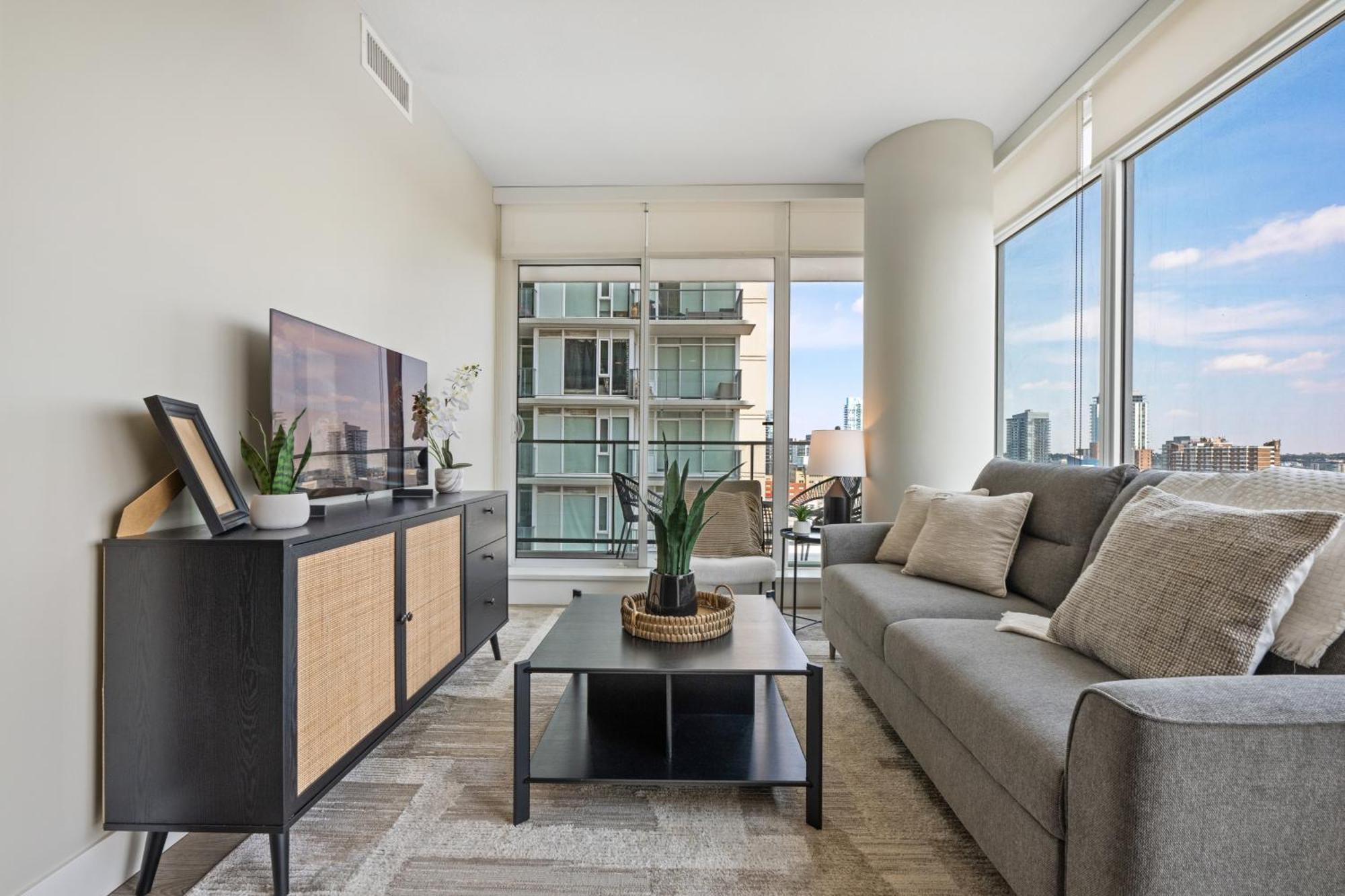 Modern Suite Calgary Downtown 5 Min Walk Stampede ภายนอก รูปภาพ