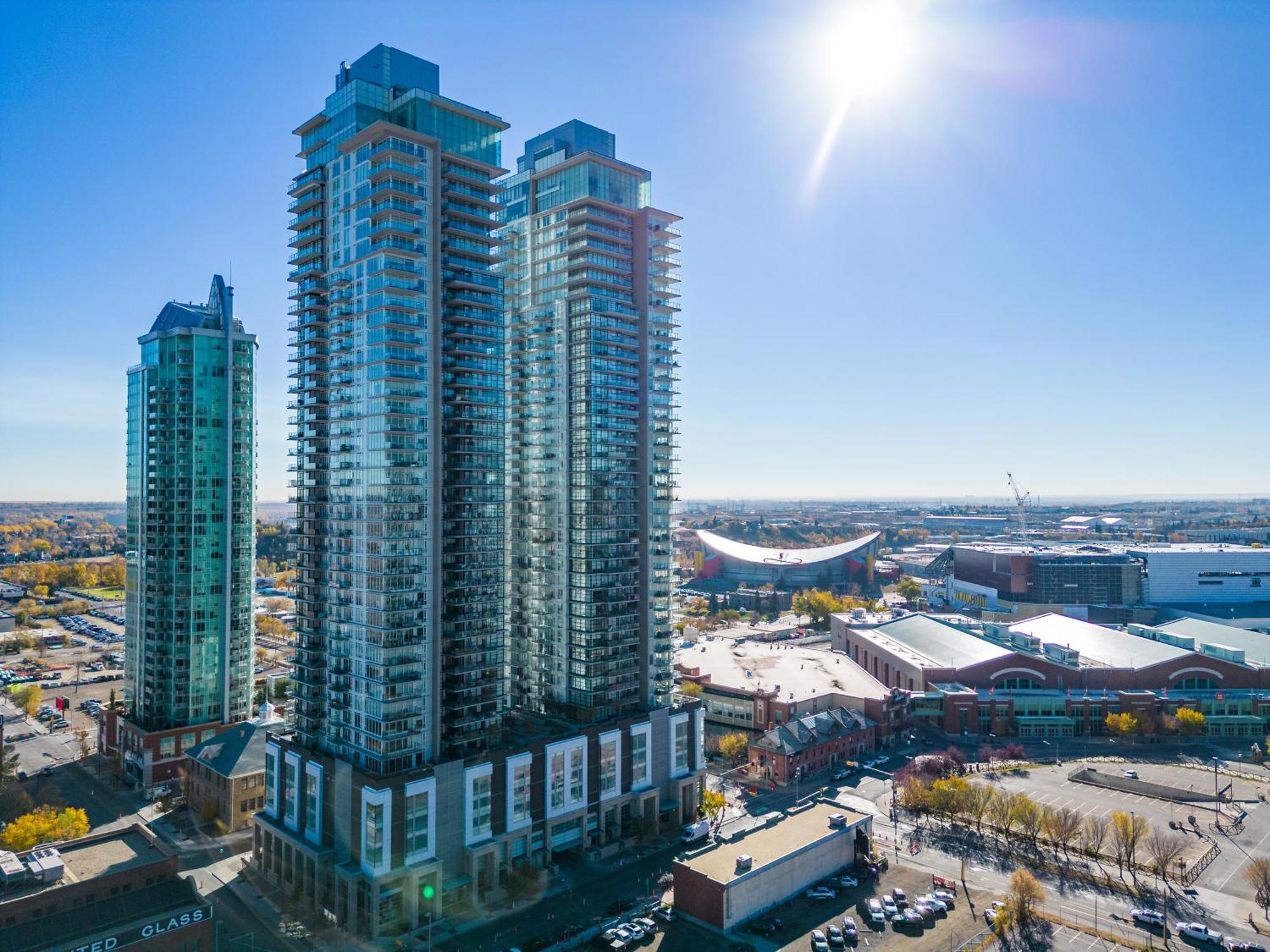 Modern Suite Calgary Downtown 5 Min Walk Stampede ภายนอก รูปภาพ