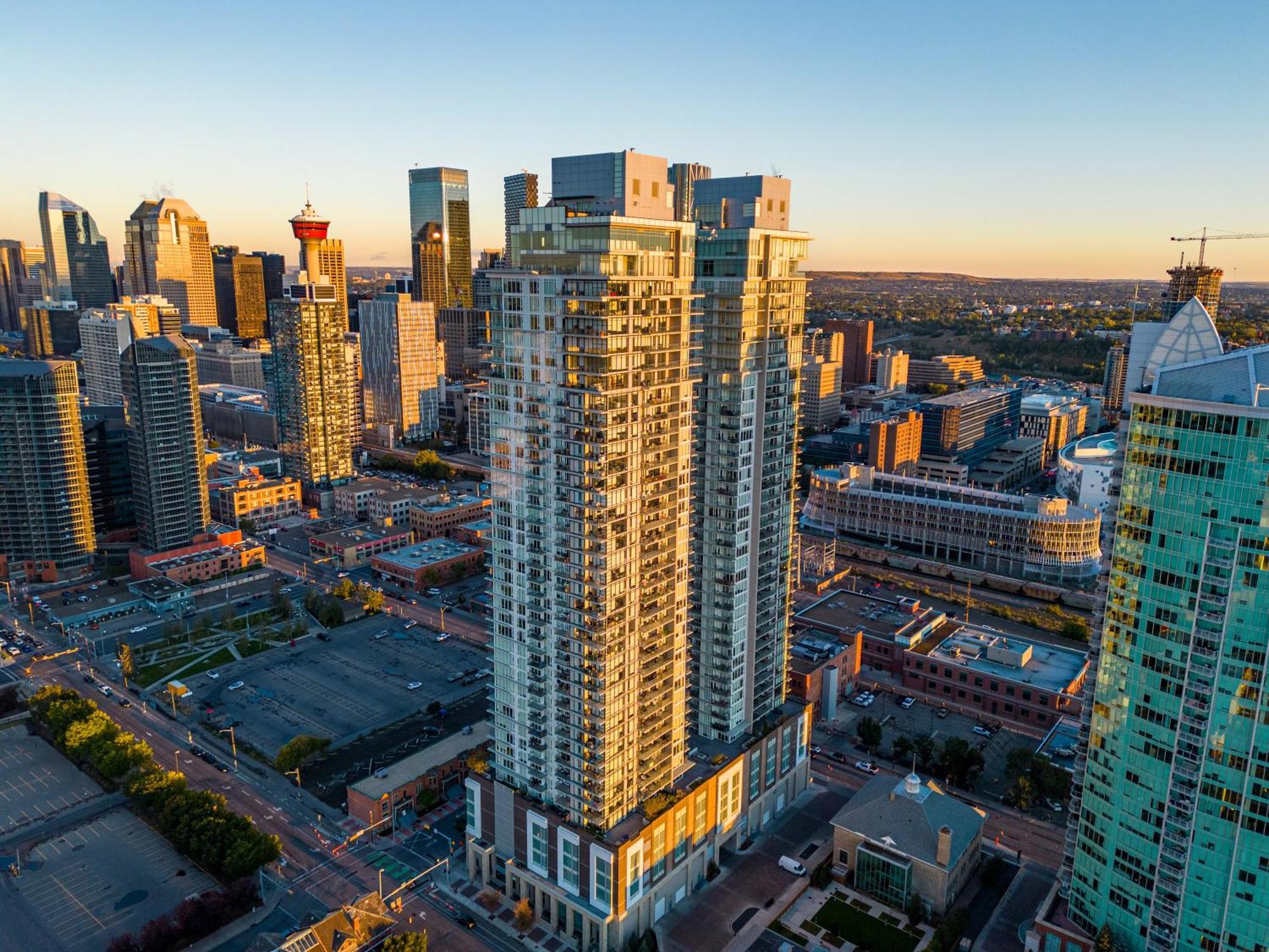 Modern Suite Calgary Downtown 5 Min Walk Stampede ภายนอก รูปภาพ
