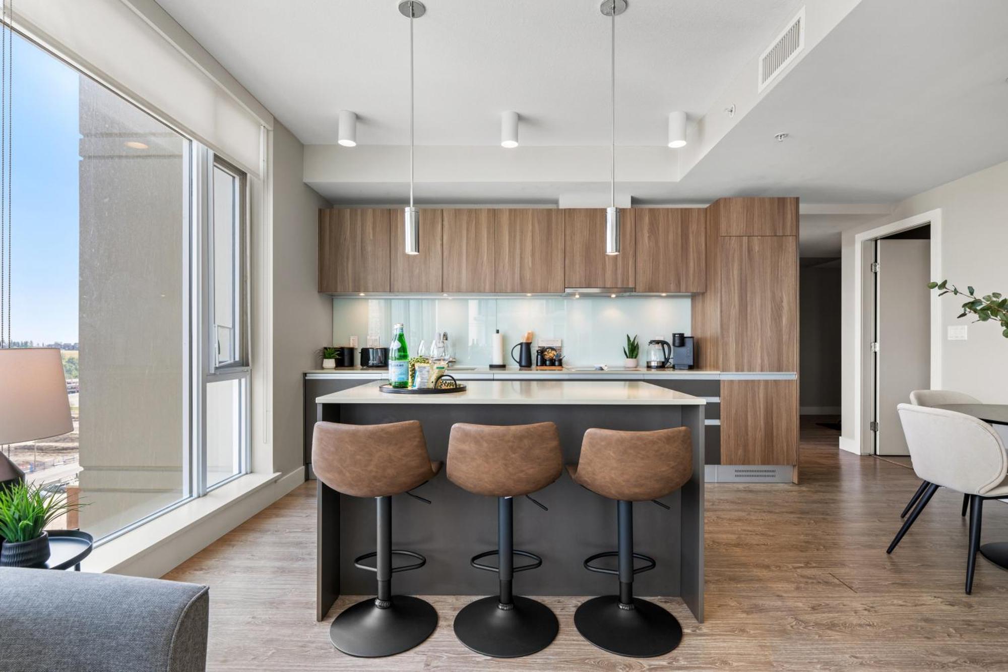 Modern Suite Calgary Downtown 5 Min Walk Stampede ภายนอก รูปภาพ